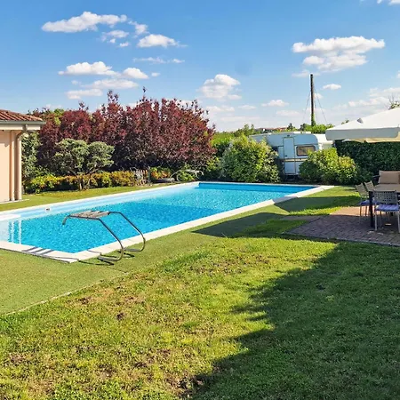 Gorgeous In With Swimming Pool Апартаменты